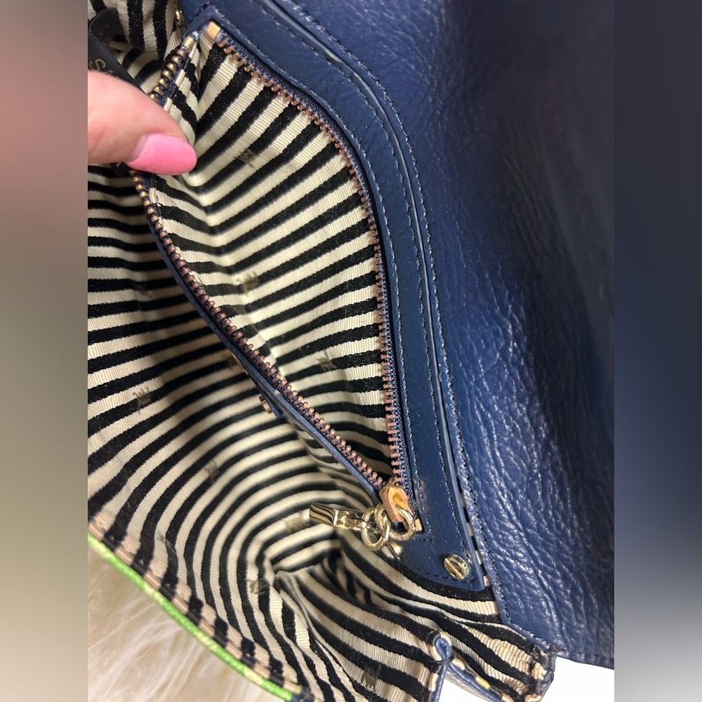 L.A.M.B. ✨SAMPLE✨Designer Ombré Clutch - Picture 8 of 9